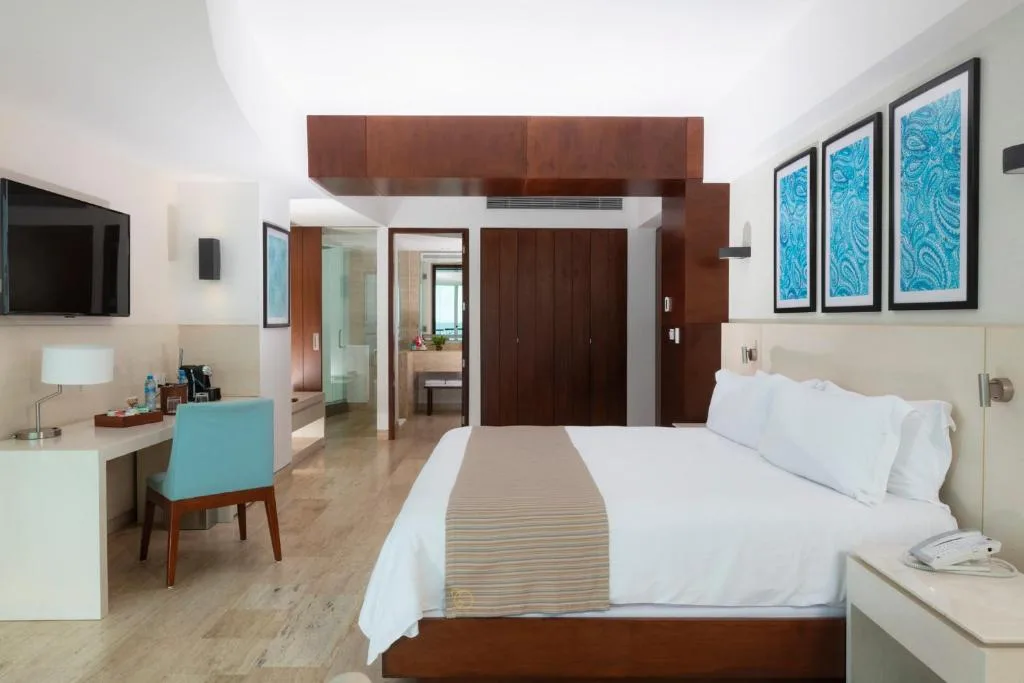 Altitude at Krystal Grand Cancun: another view