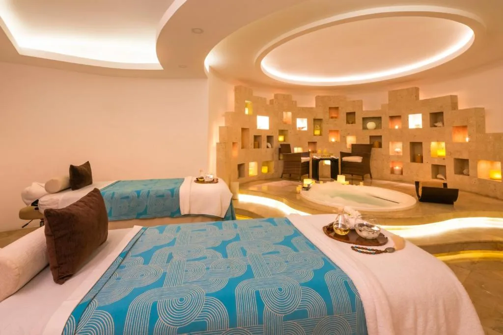Altitude at Krystal Grand Cancun: another view