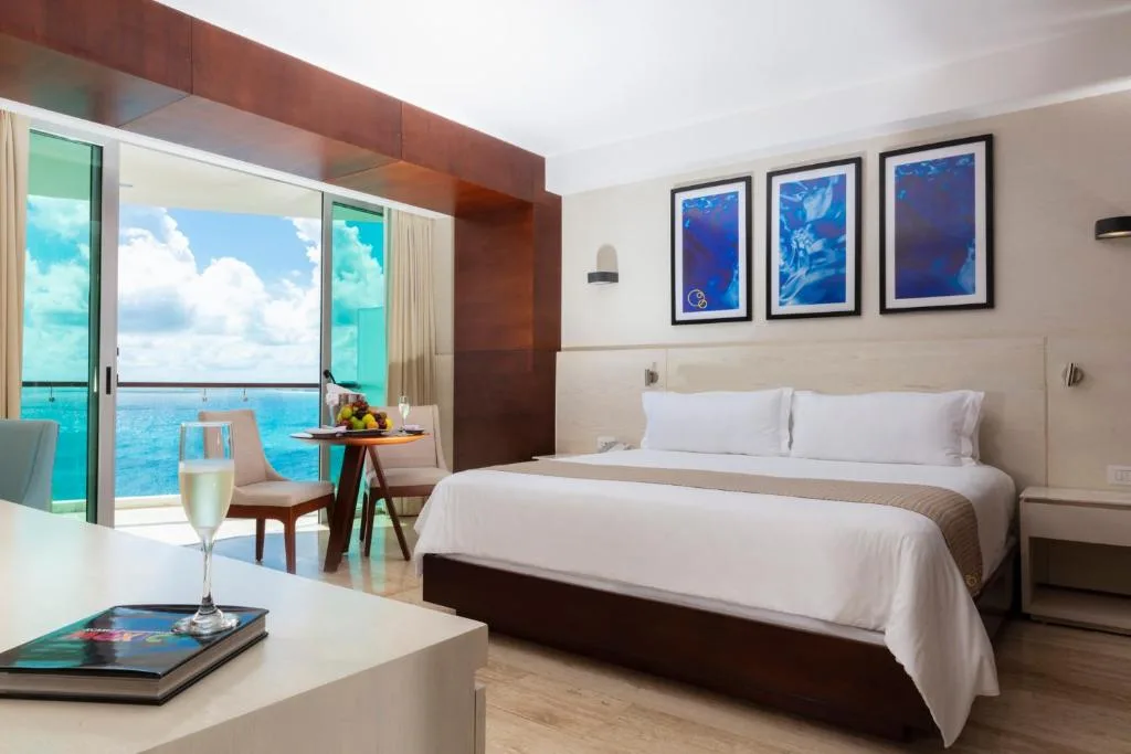 Altitude at Krystal Grand Cancun: another view