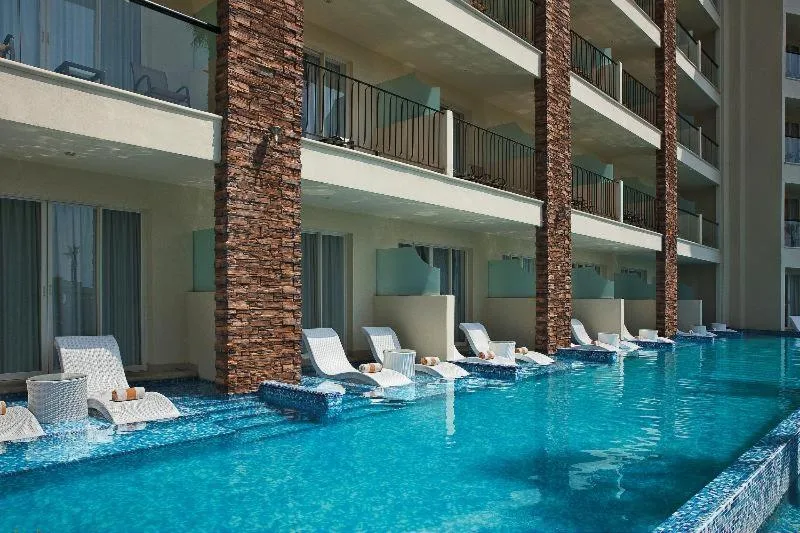 Altitude by Krystal Grand Los Cabos: another view