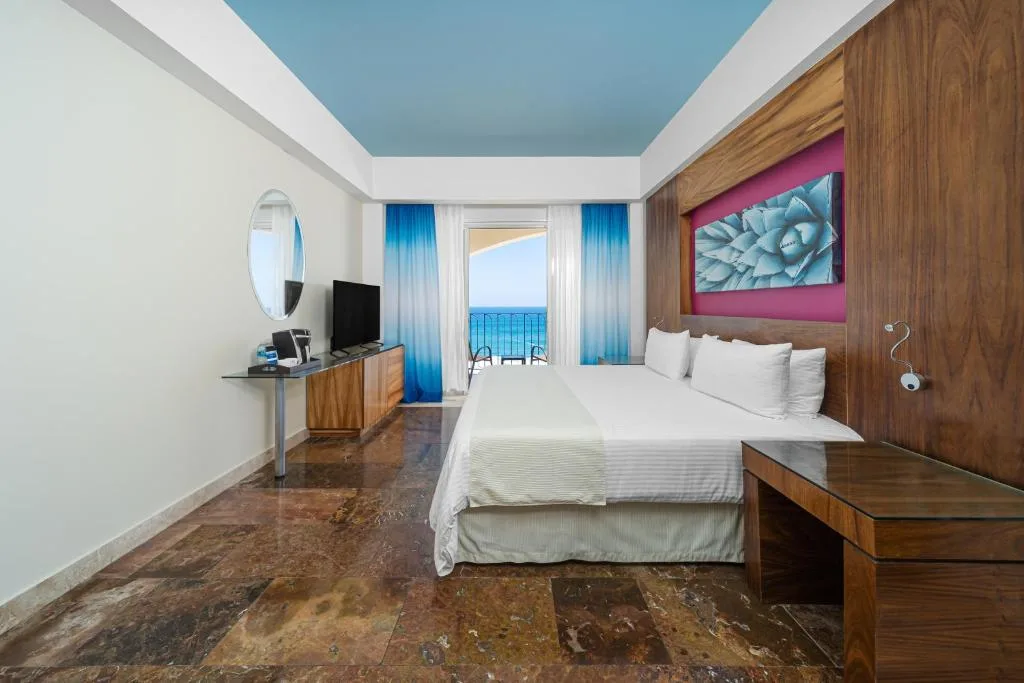 Altitude by Krystal Grand Los Cabos: another view