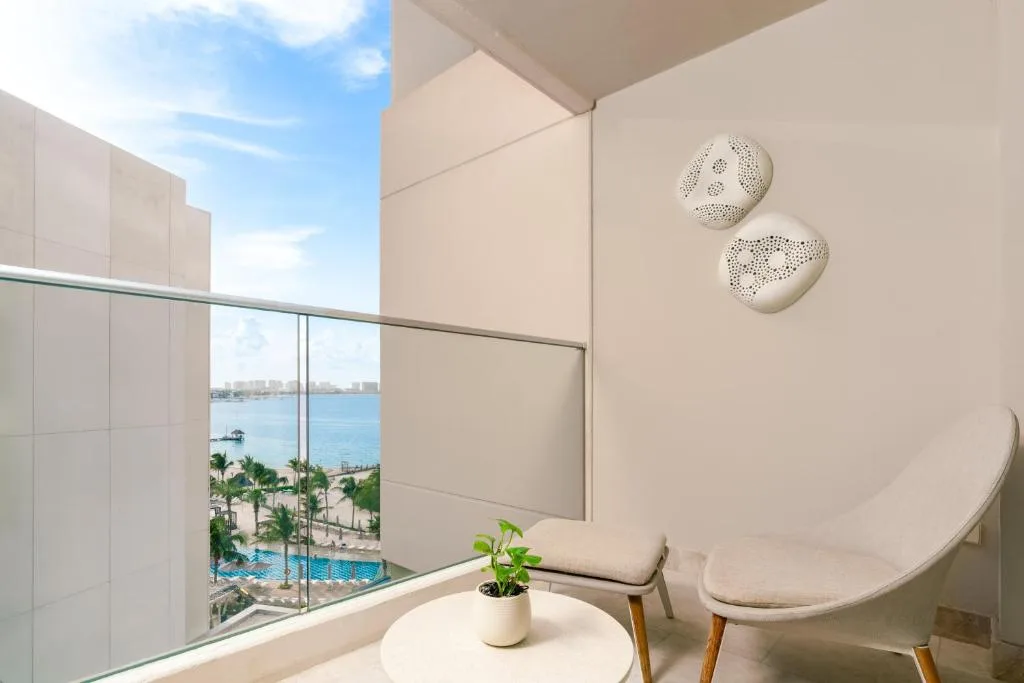 Amare Cancun Adults Only All-Inclusive Resort, Curio Hilton: another view