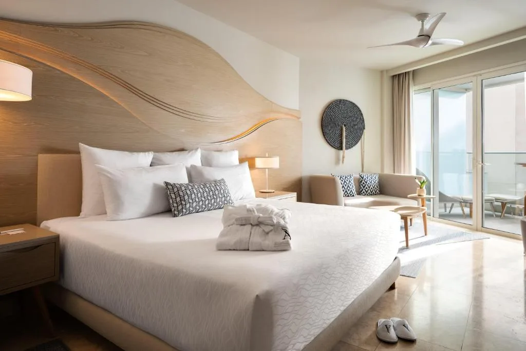 Amare Cancun Adults Only All-Inclusive Resort, Curio Hilton: another view