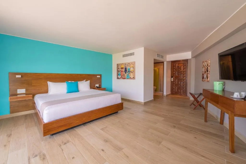 Hotel Amares Acapulco: another view