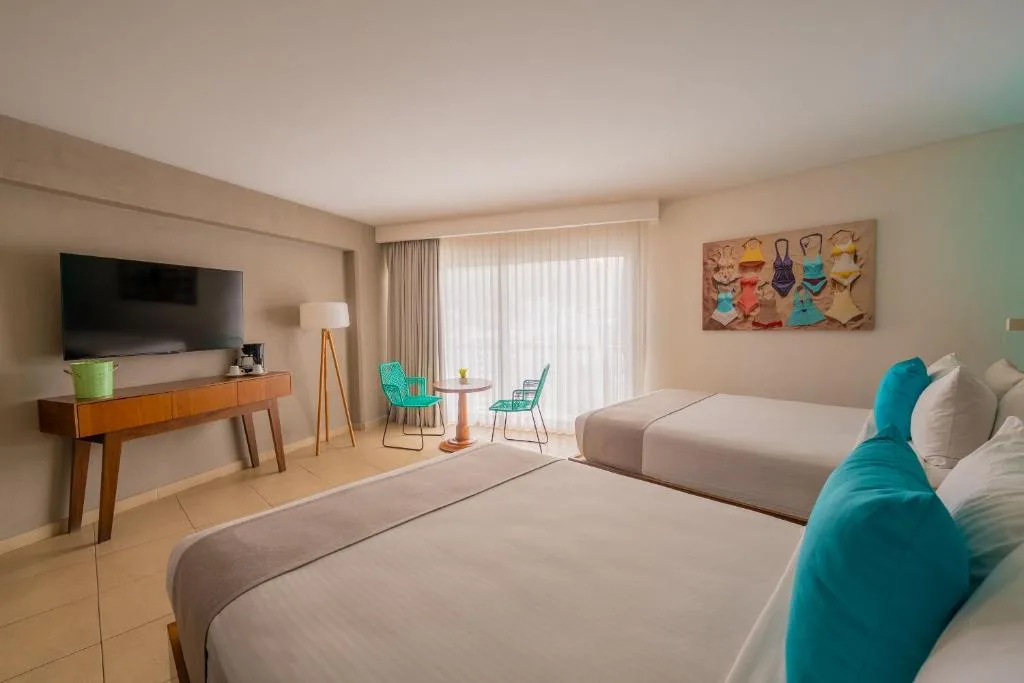 Hotel Amares Acapulco: another view