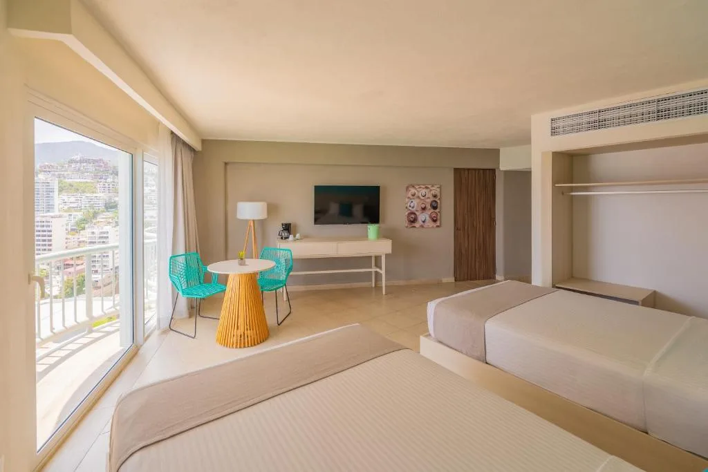 Hotel Amares Acapulco: another view