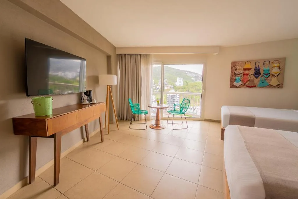 Hotel Amares Acapulco: another view