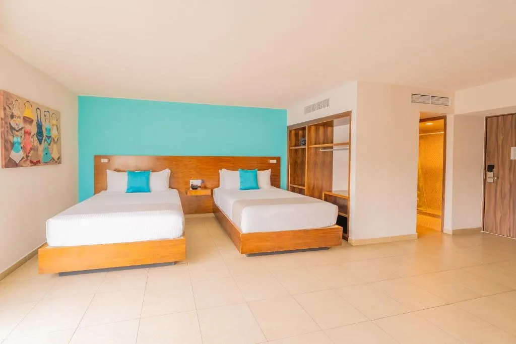 Hotel Amares Acapulco: another view