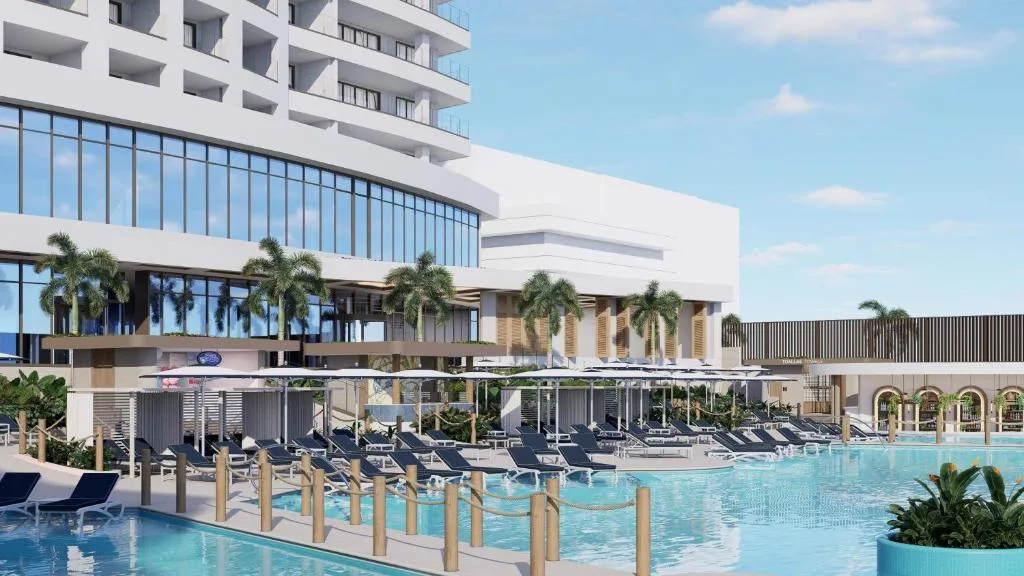 Beach Palace: another view