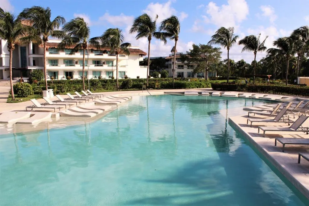 BlueBay Grand Esmeralda: another view