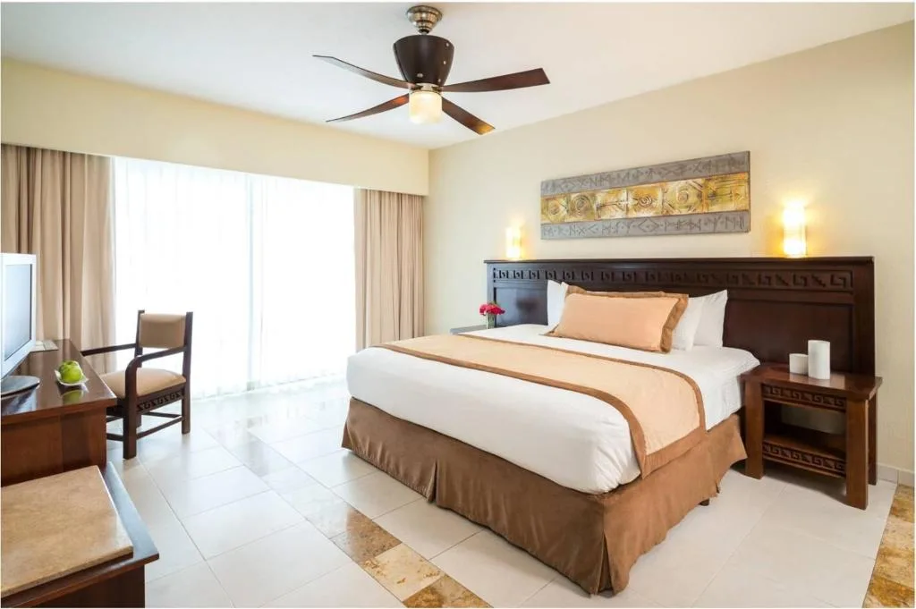 BlueBay Grand Esmeralda: another view