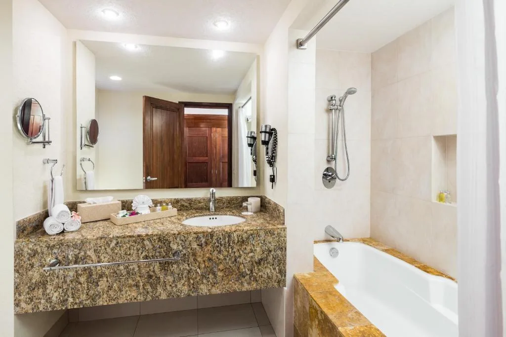 BlueBay Grand Esmeralda: another view