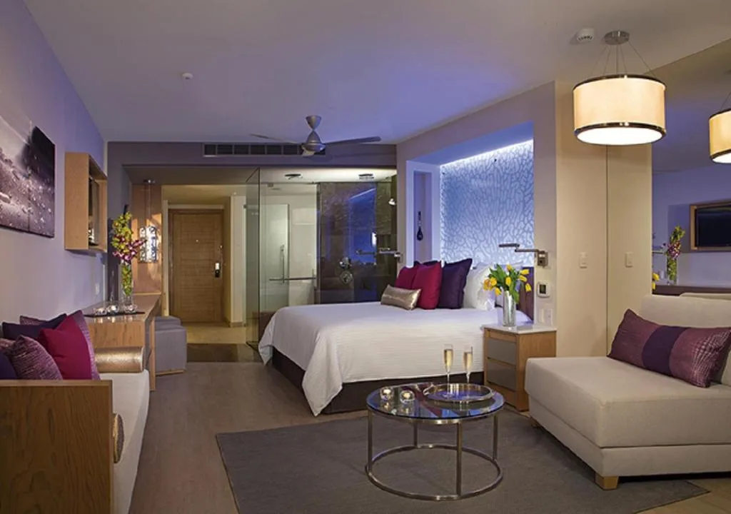 Breathless Riviera Cancun Resort & Spa: another view