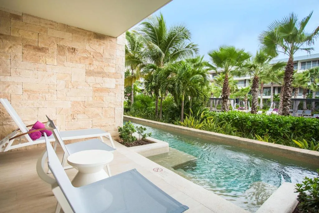 Breathless Riviera Cancun Resort & Spa: another view