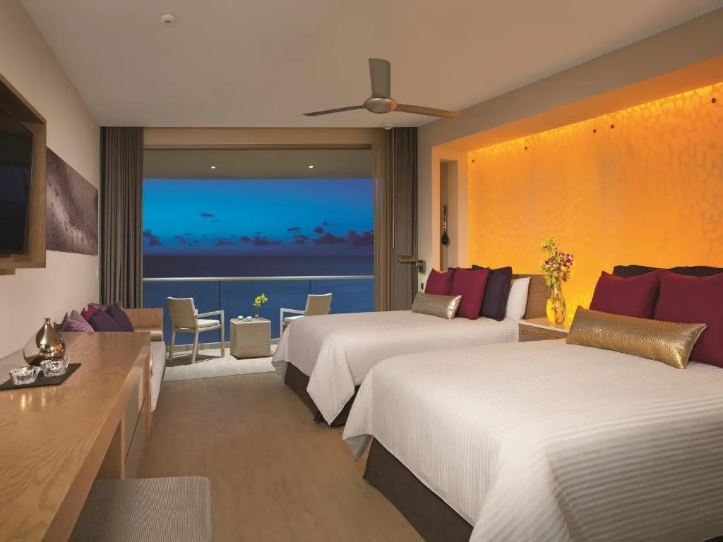 Breathless Riviera Cancun Resort & Spa: another view