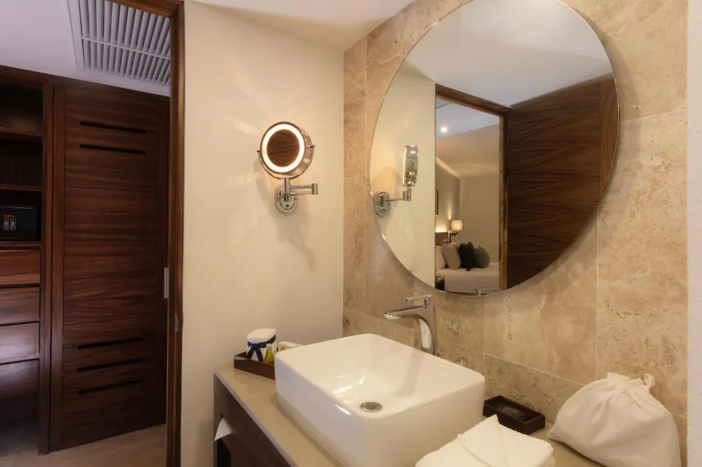 Buenaventura Grand Hotel & Great Moments: another view