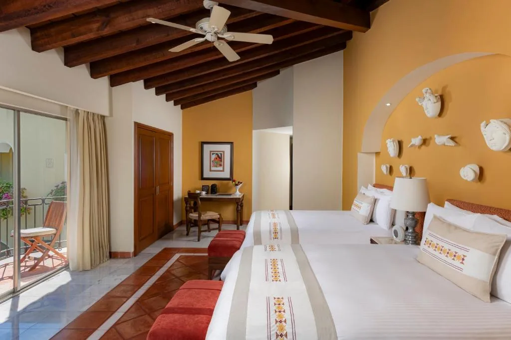Casa Velas: another view