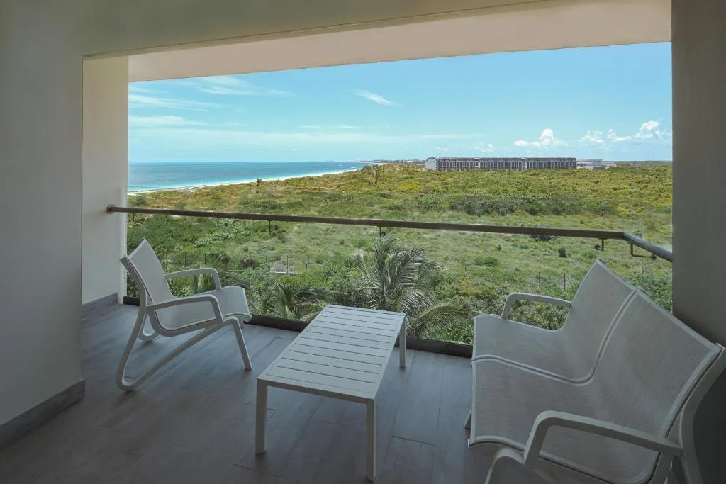 Catalonia Grand Costa Mujeres All Suites & Spa: another view