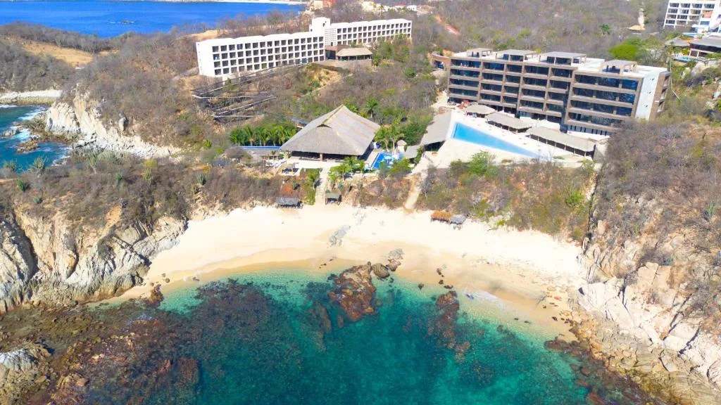 Coral Blue Huatulco: another view