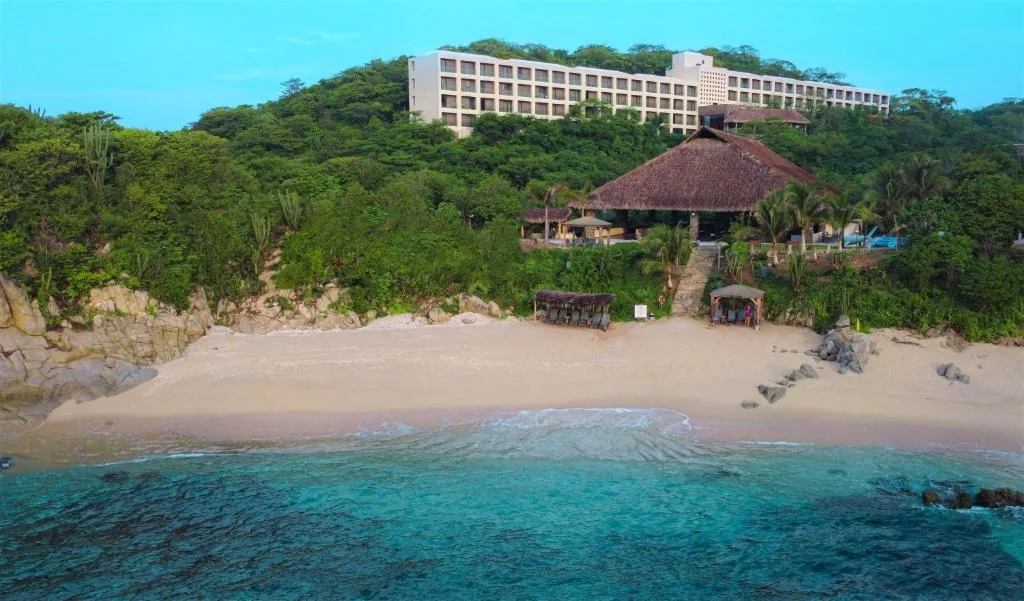 Coral Blue Huatulco: another view