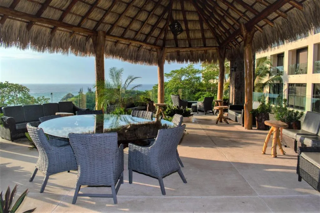 Coral Blue Huatulco: another view