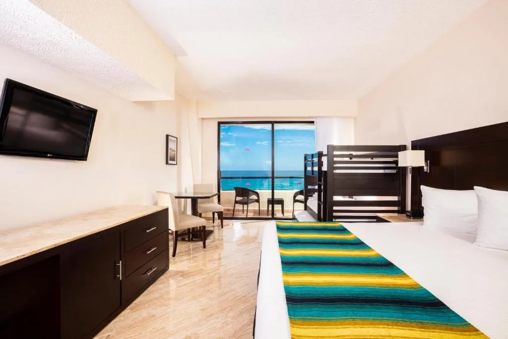 Crown Paradise Club Cancun: another view