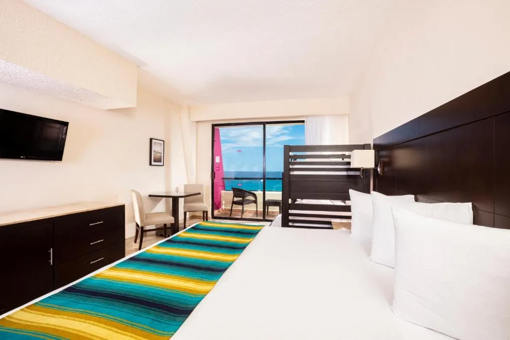 Crown Paradise Club Cancun: another view