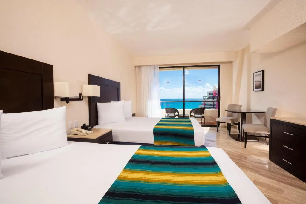 Crown Paradise Club Cancun: another view