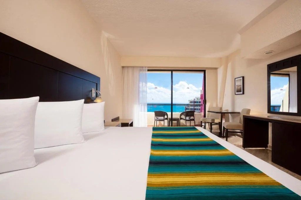 Crown Paradise Club Cancun: another view