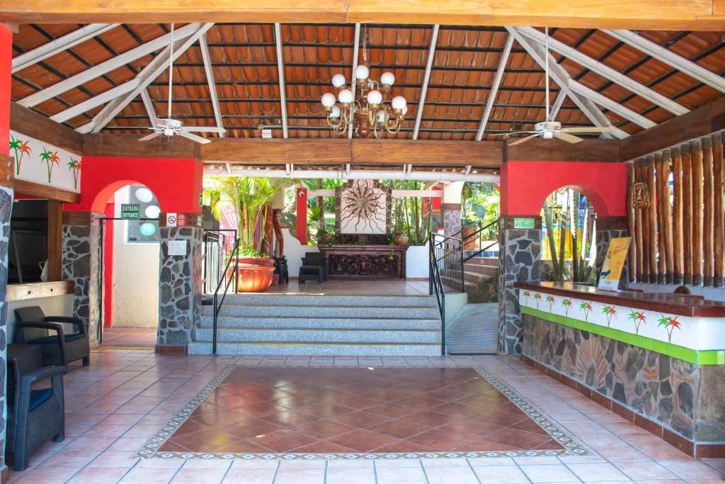 Decameron Los Cocos Guayabitos, Ramada All-Inclusive Resort: another view