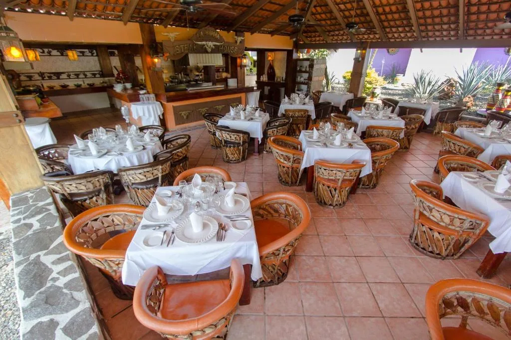 Decameron Los Cocos Guayabitos, Ramada All-Inclusive Resort: another view