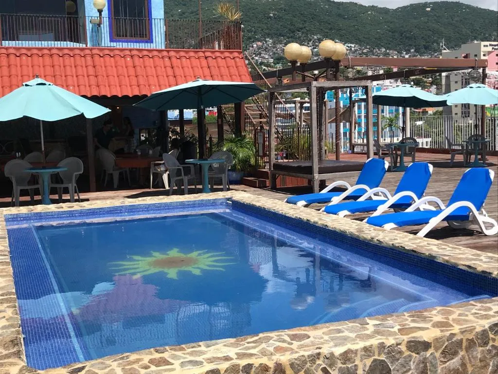 Hotel Delfines Acapulco by NG Hoteles: another view