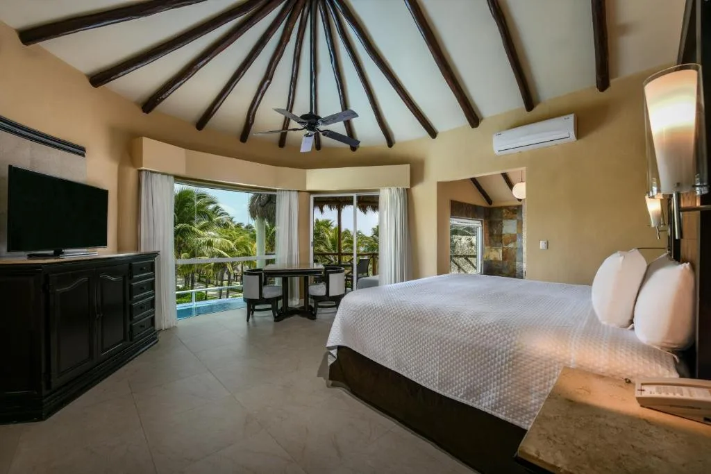 El Dorado Casitas Royale: another view