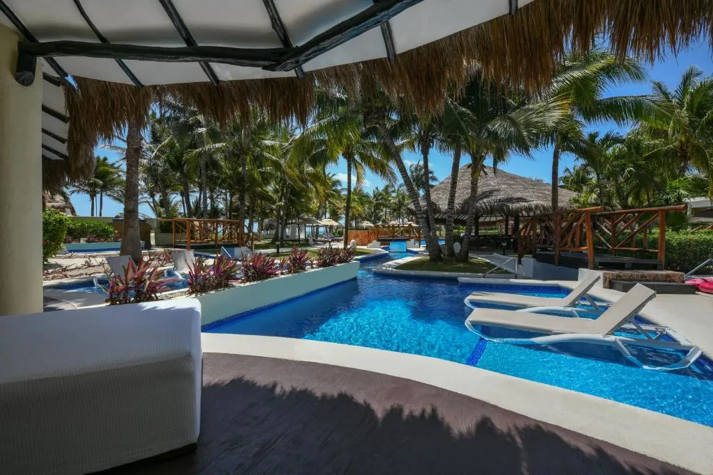El Dorado Casitas Royale: another view