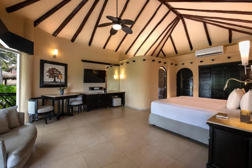 El Dorado Casitas Royale: another view