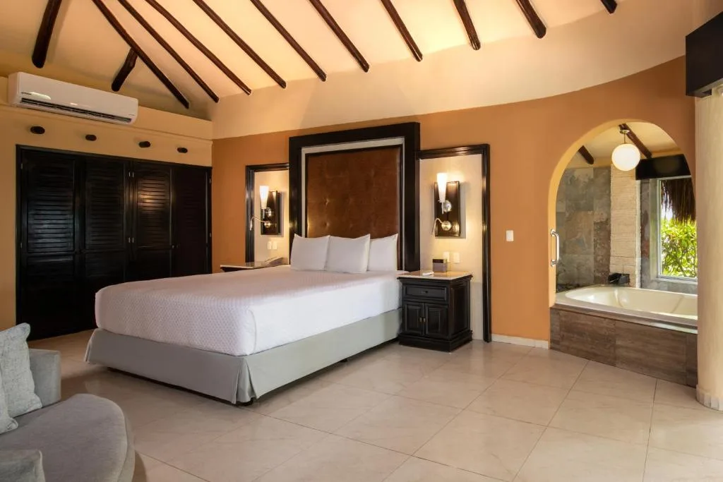 El Dorado Casitas Royale: another view