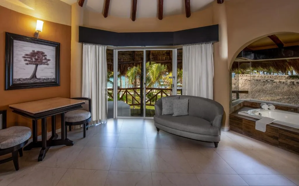El Dorado Casitas Royale: another view