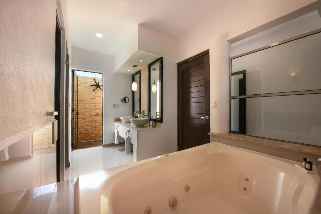 El Dorado Maroma: another view