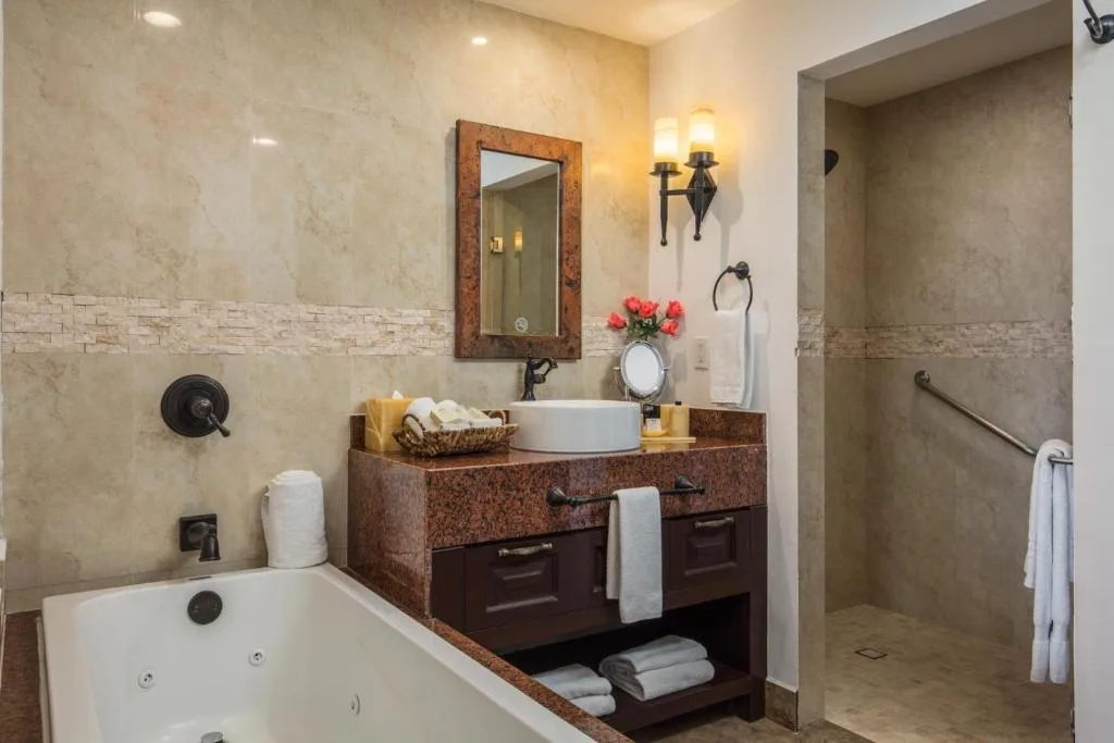 El Encanto All Inclusive Resort: another view