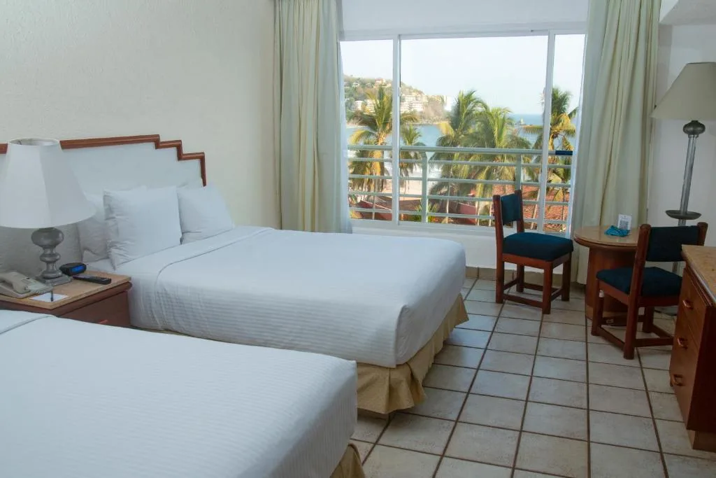 Emporio Ixtapa: another view