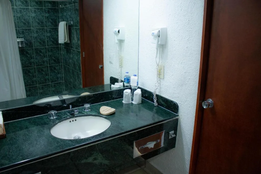 Emporio Ixtapa: another view