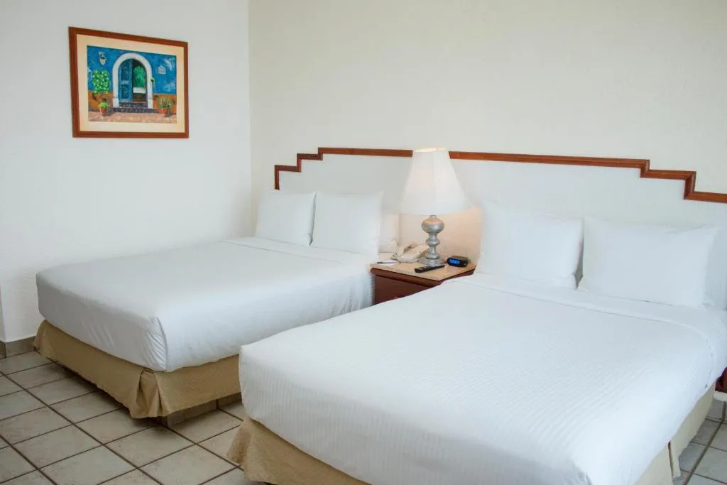 Emporio Ixtapa: another view