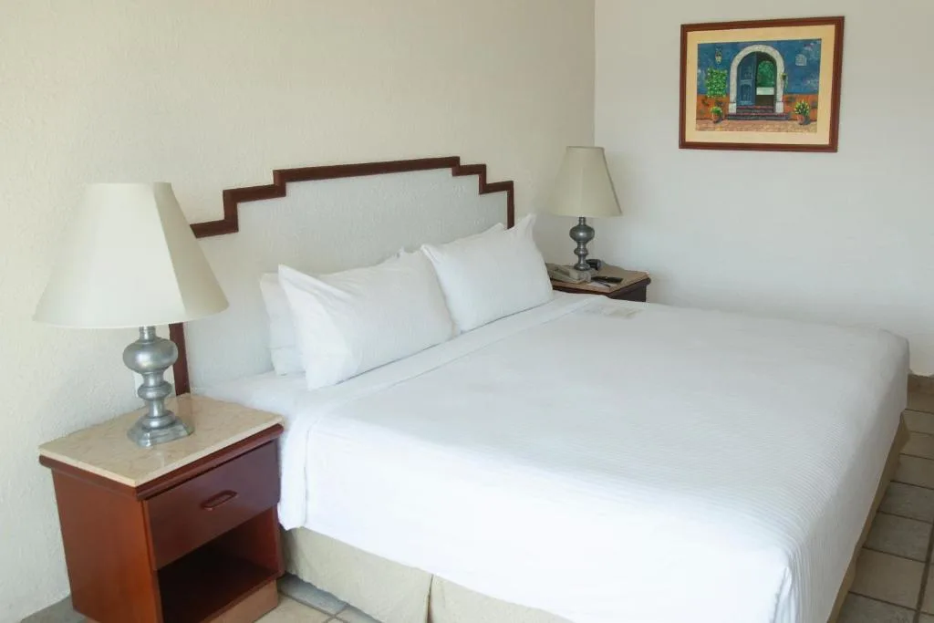 Emporio Ixtapa: another view