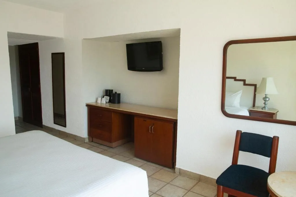 Emporio Ixtapa: another view