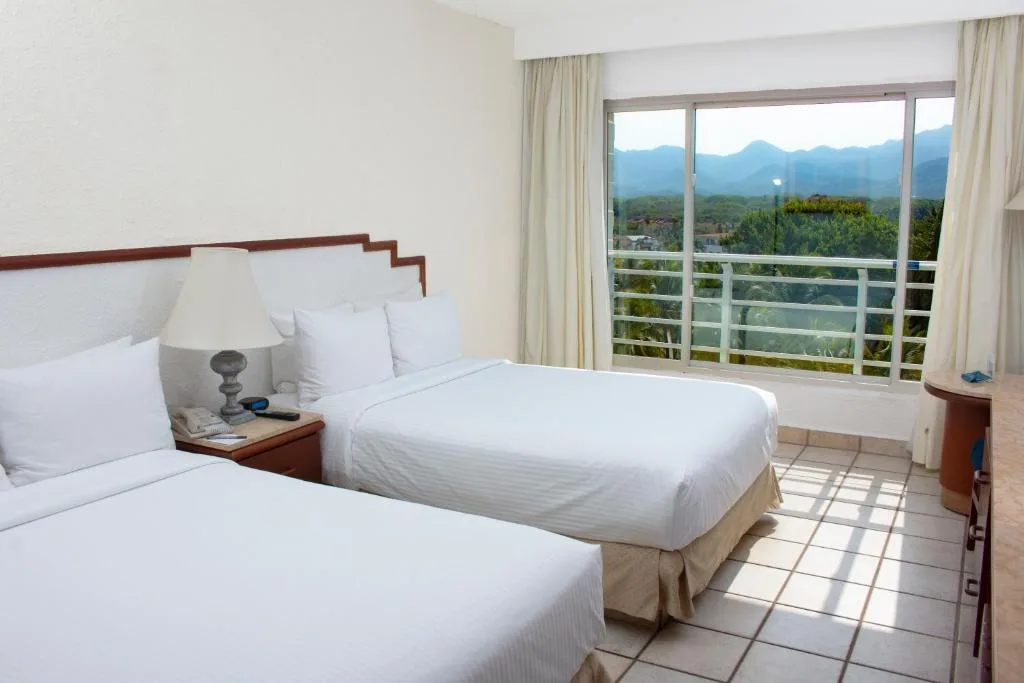 Emporio Ixtapa: another view