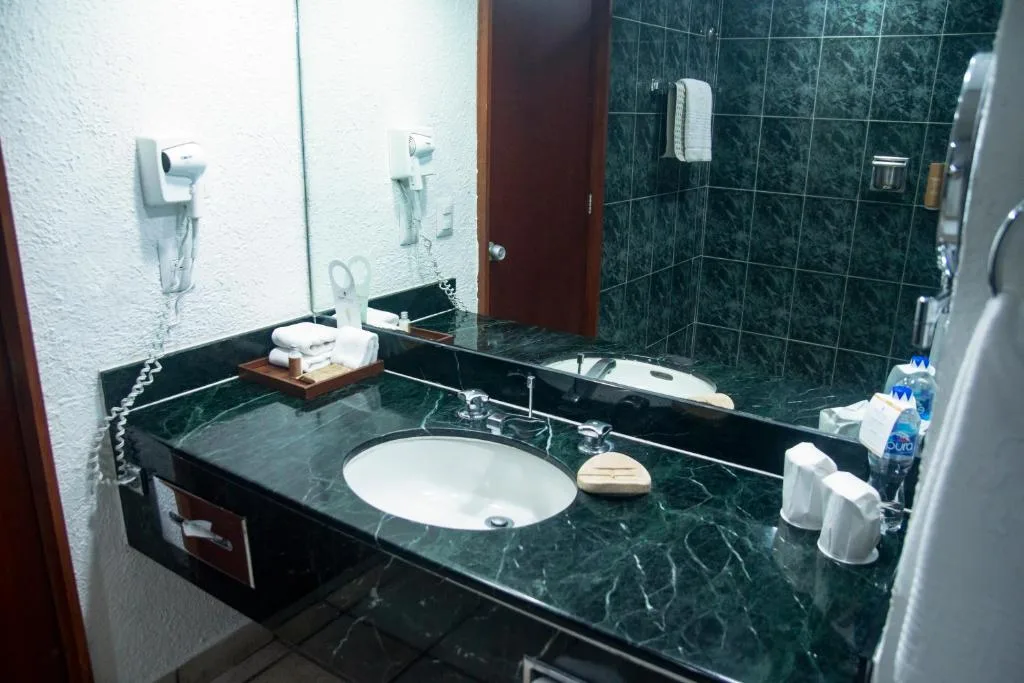 Emporio Ixtapa: another view
