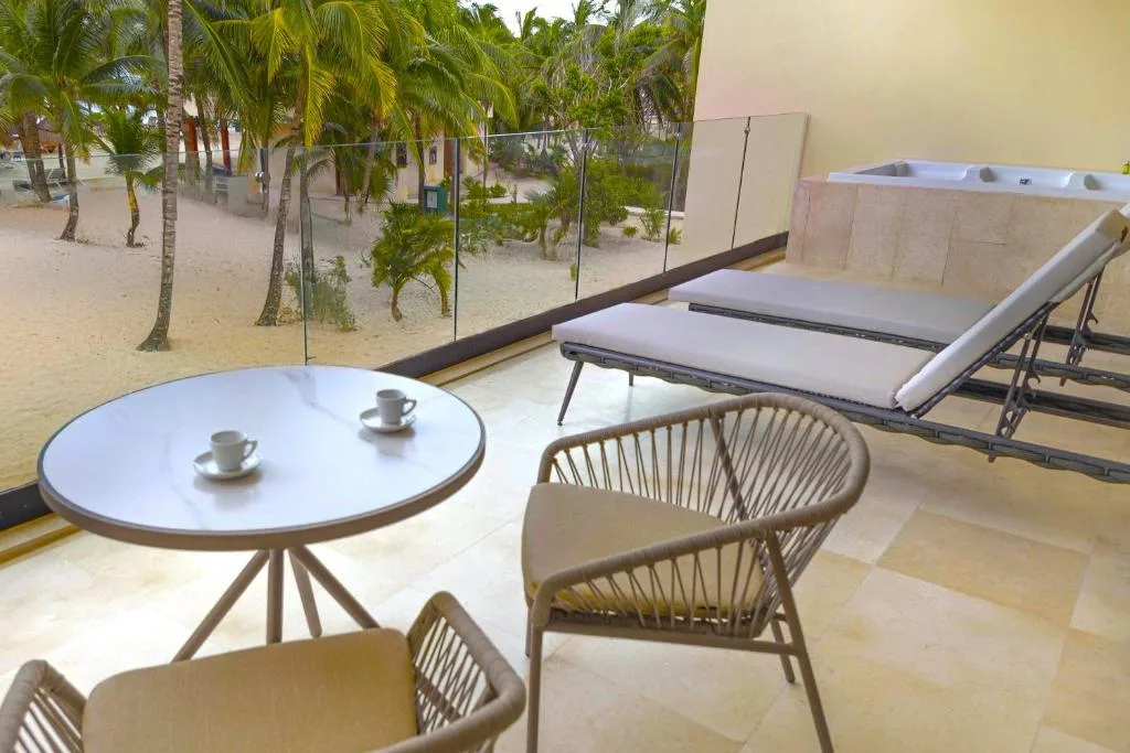 Family Selection at Grand Palladium Kantenah Resort & Spa: another view