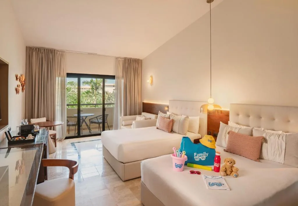 Family Selection at Grand Palladium Kantenah Resort & Spa: another view