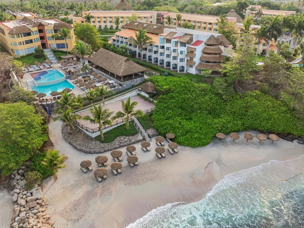 Family Selection at Grand Palladium Vallarta Resort & Spa: another view