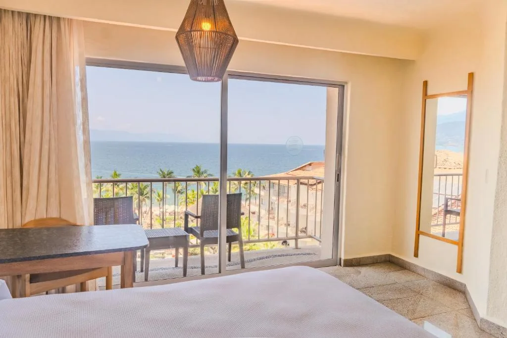 Friendly Fun Vallarta: another view